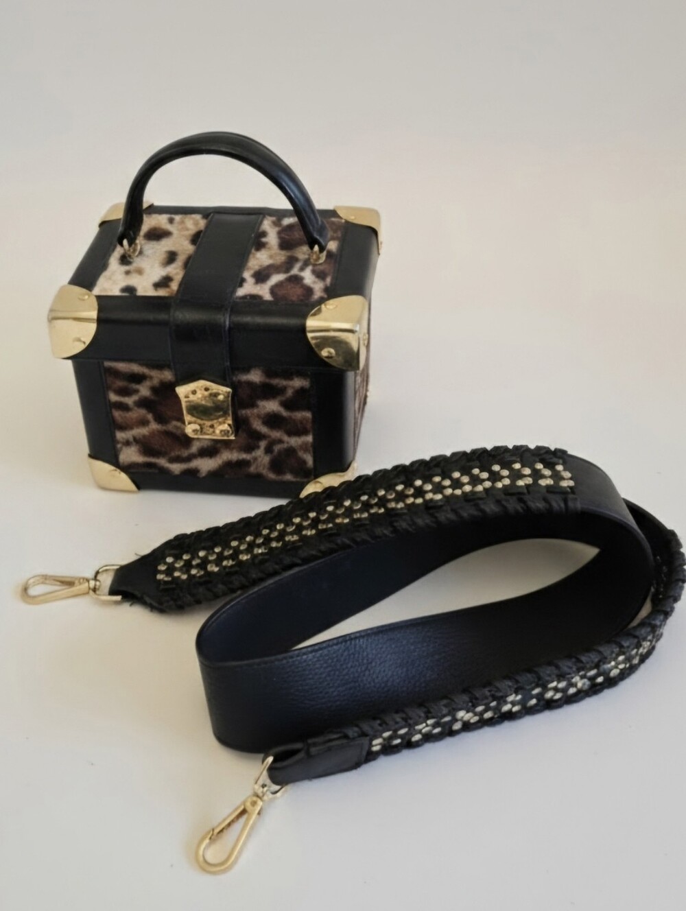 Y2K Iconic Leopard Print Trunk Bag – The Ultimate McBling Aesthetic Vanity Case